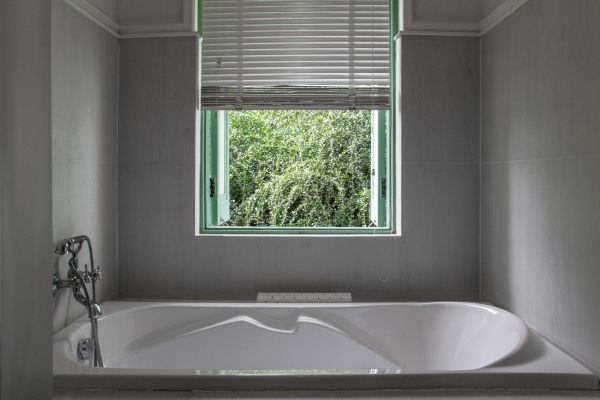Fiberglass Tub Installation in Lowell