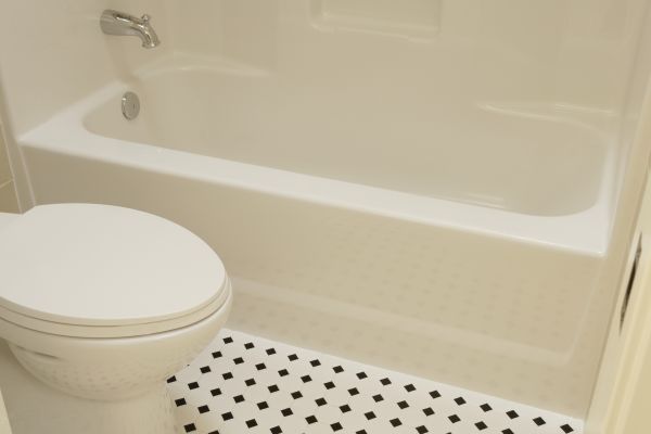 Fiberglass Tub Replacement in Lowell